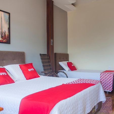 Oyo M&J Hotel Santo Antônio do Descoberto Eksteriør bilde