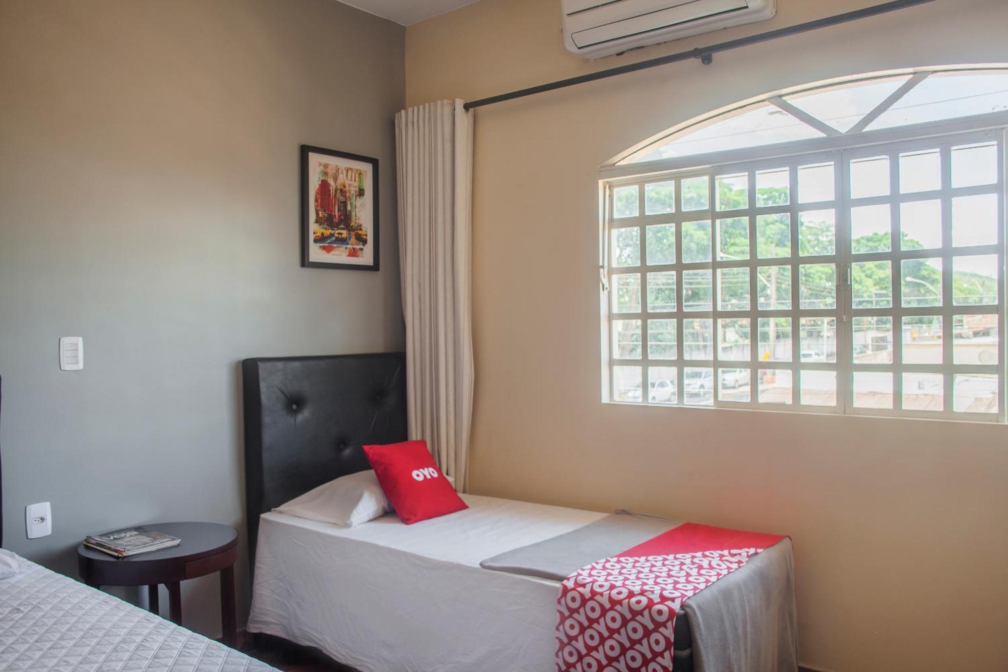 Oyo M&J Hotel Santo Antônio do Descoberto Eksteriør bilde